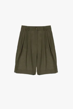 Bermudas con bolsillos verticales y pinzas