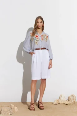 Bermudas con bolsillos verticales y pinzas