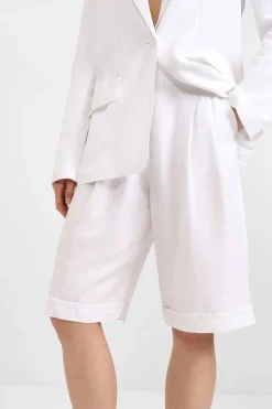 Bermudas con bolsillos verticales y pinzas