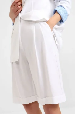 Bermudas con bolsillos verticales y pinzas