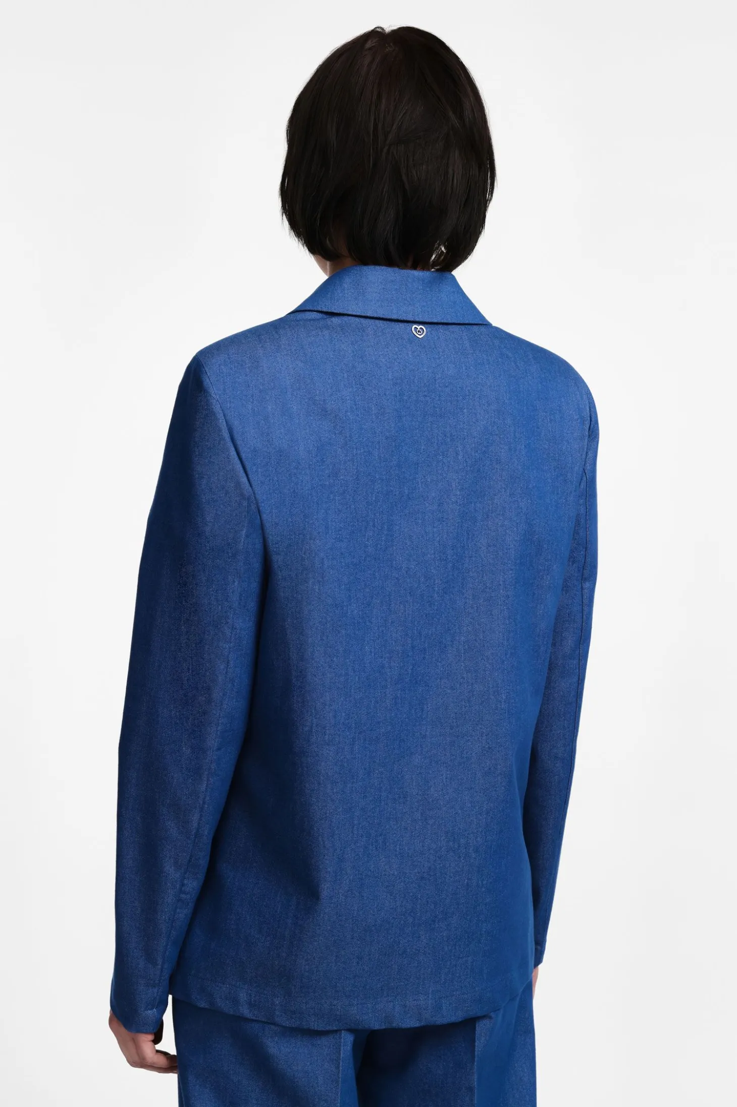 Blazer con botón delantero