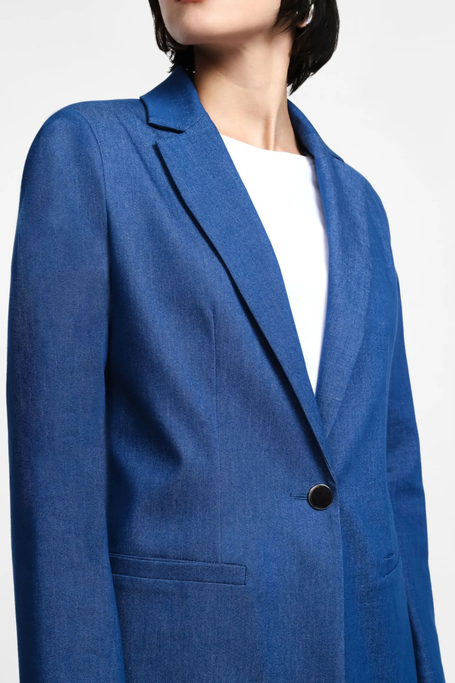 Blazer con botón delantero