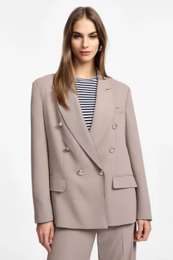 Blazer con botonadura doble y bolsillos