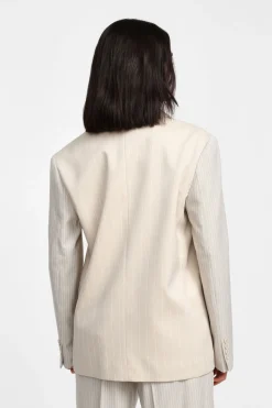 Blazer con botones y rayas