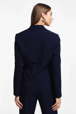 Blazer corto con botones y bolsillos en contraste