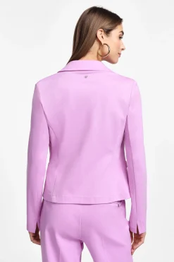 Blazer de corte entallado con botonadura sencilla