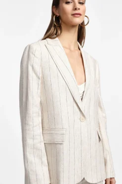 Blazer de raya diplomática con un solo botón