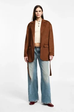Blazer efecto suede sin cierre con cinturón