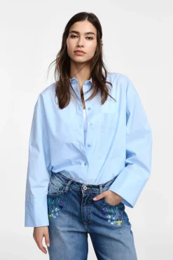 Camisa clásica con botones