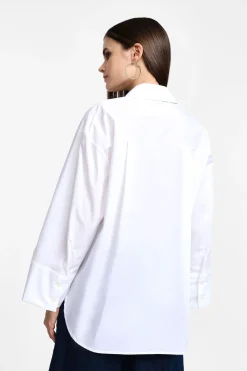 Camisa clásica con botones