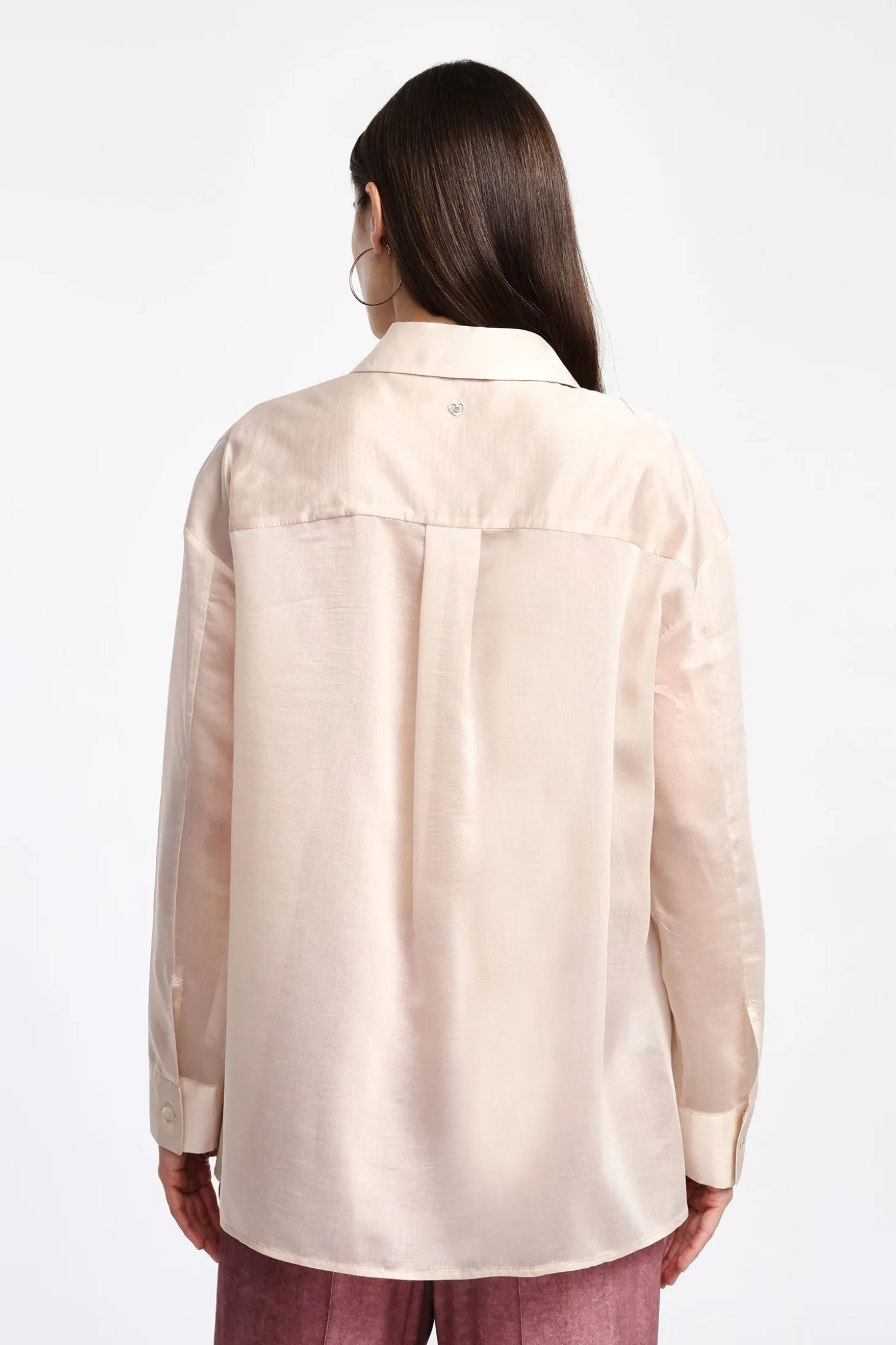 Camisa clásica de manga larga con bolsillos