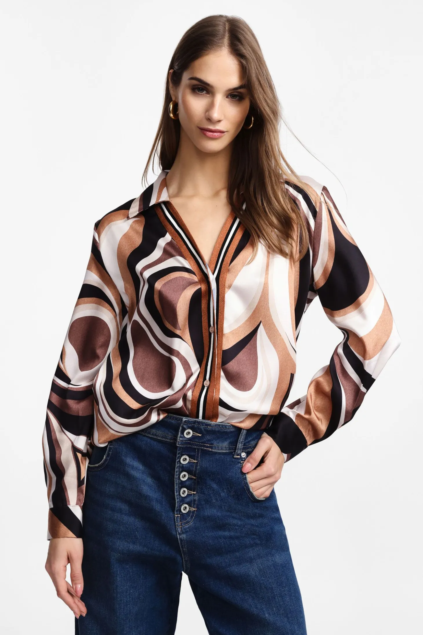 Camisa con cuello clásico y estampado