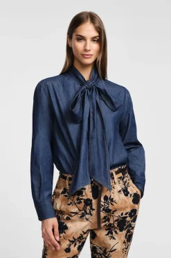 Camisa con mangas largas y lazo