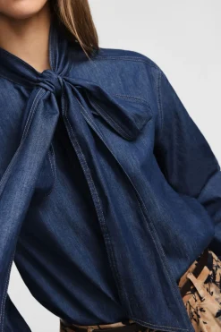 Camisa con mangas largas y lazo