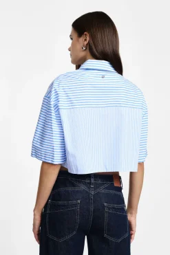 Camisa corta a rayas con bolsillo