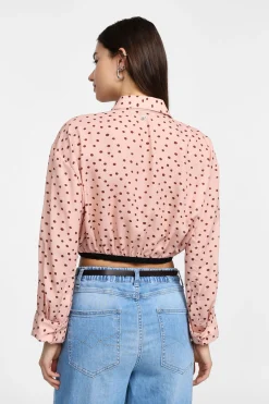 Camisa corta de lunares con cuello