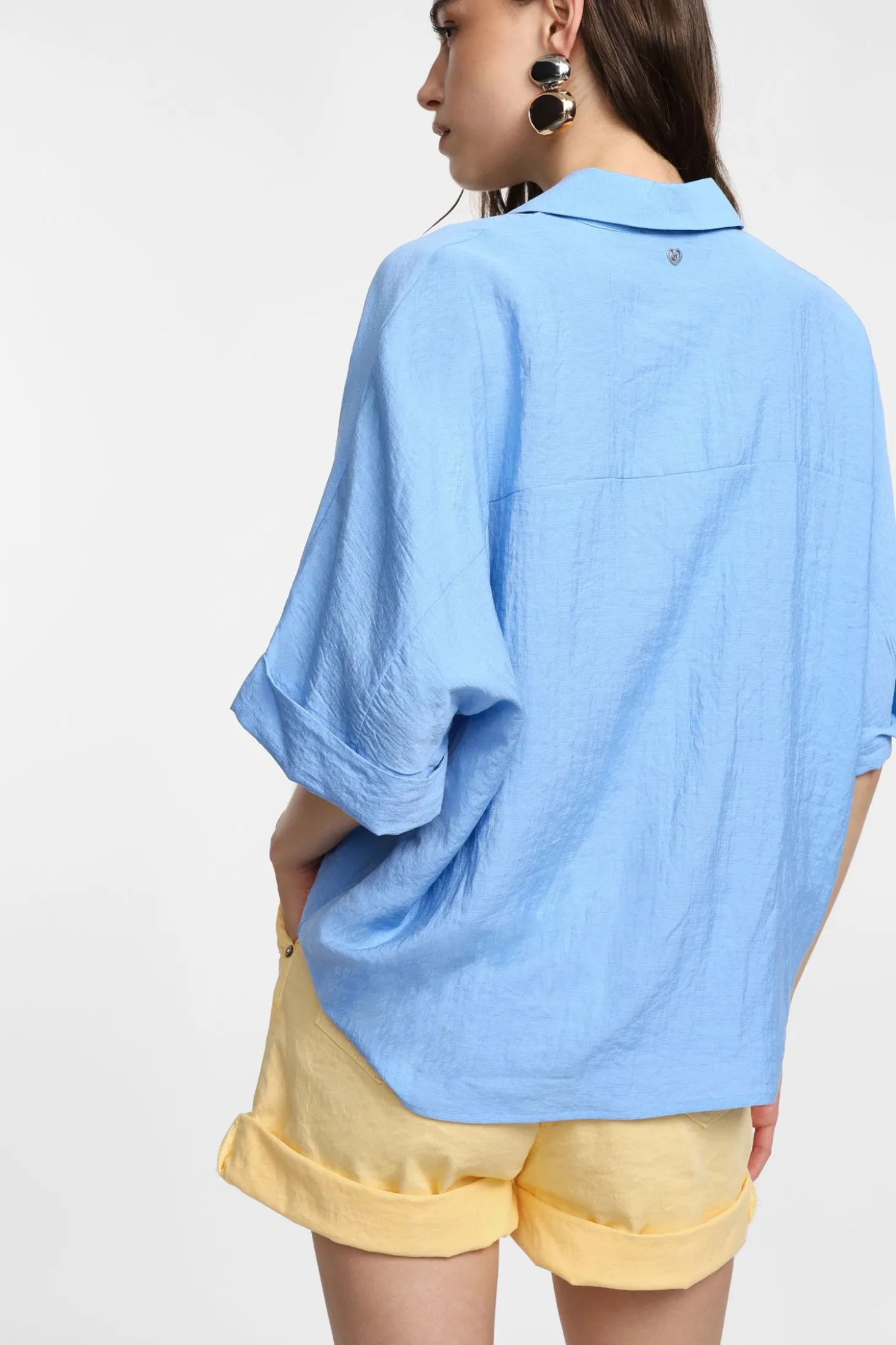 Camisa de manga corta con cuello