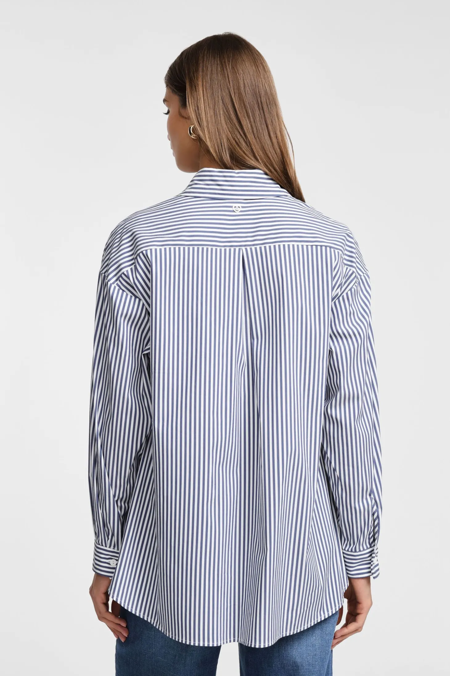Camisa de rayas con botones