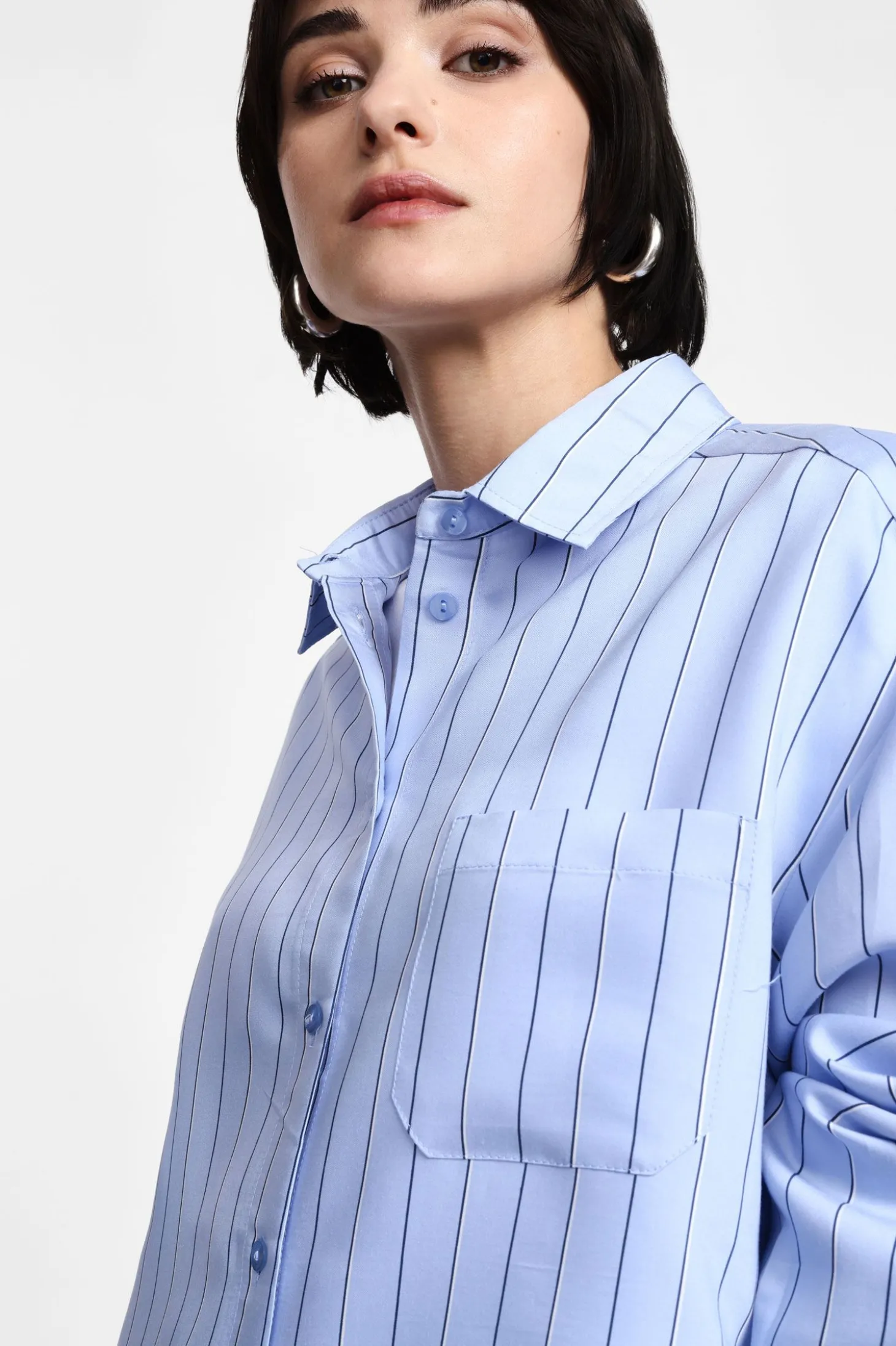 Camisa de rayas con botones
