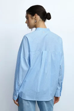 Camisa de rayas con cuello mao