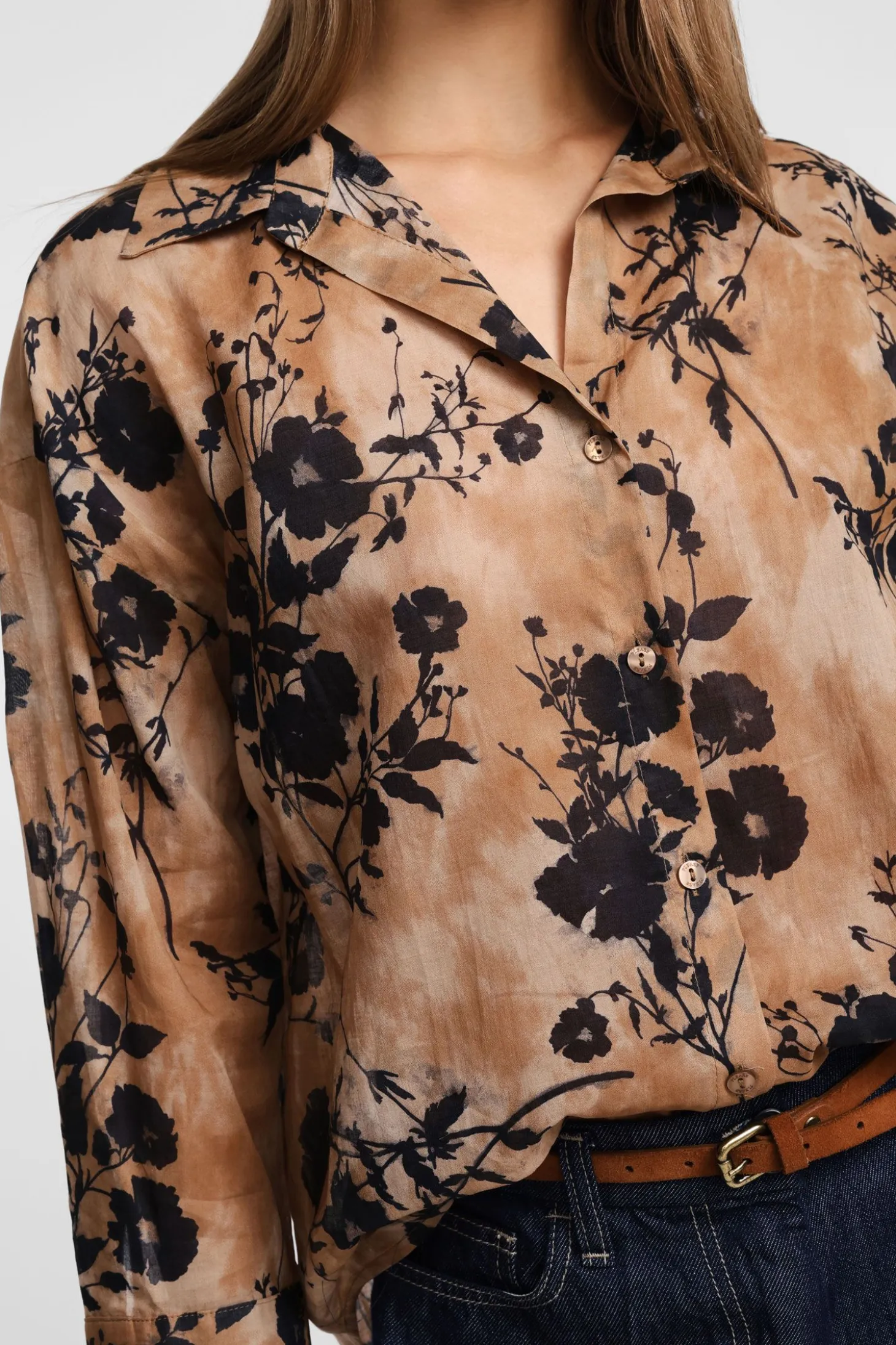 Camisa floral de manga larga