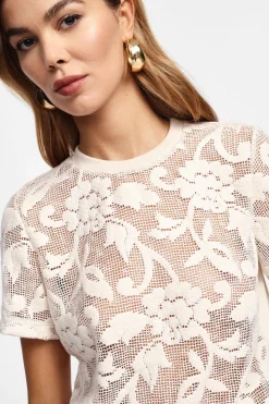 Camiseta con estampado floral manga corta