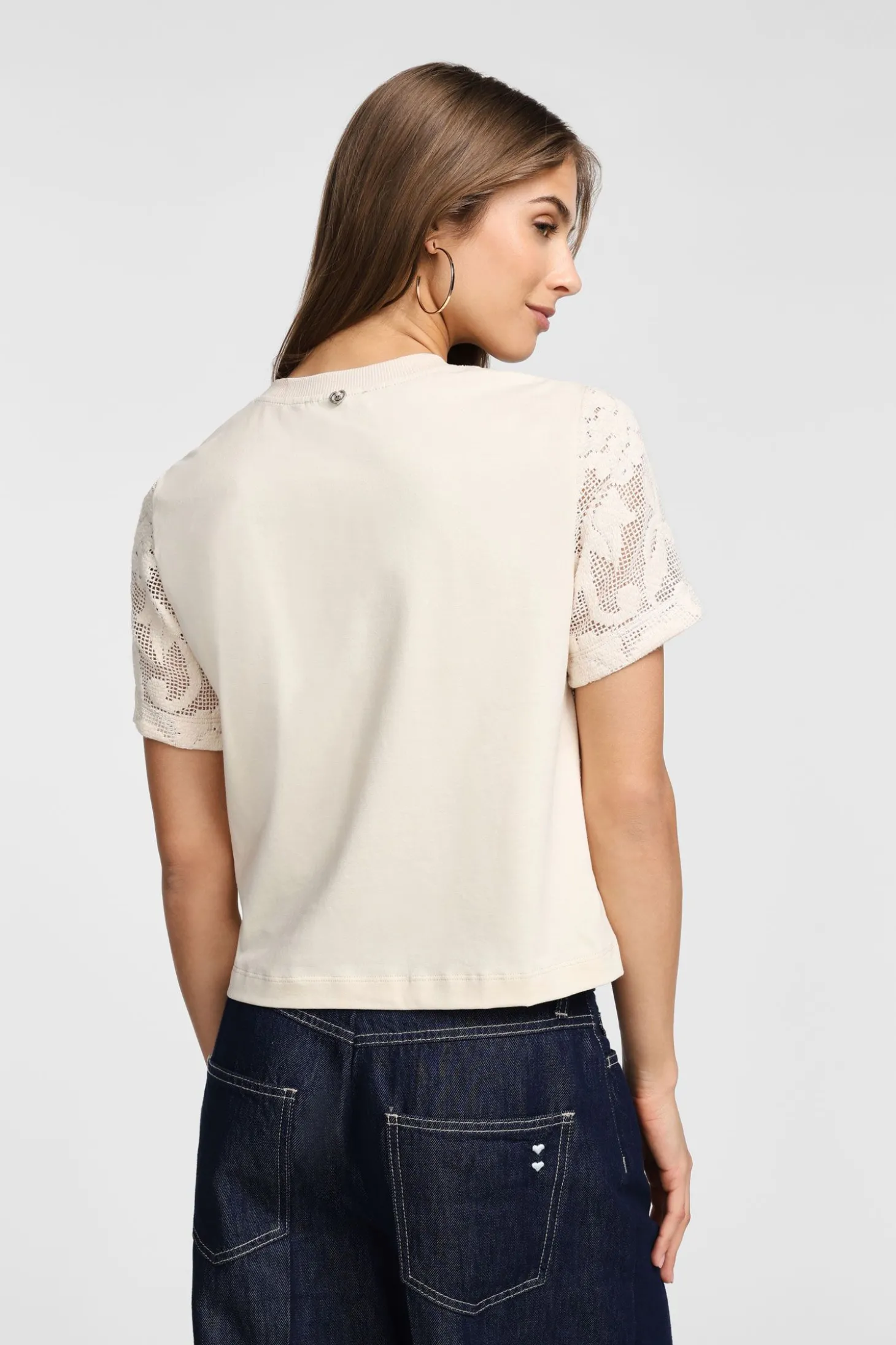 Camiseta con estampado floral manga corta