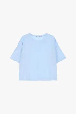 Camiseta con mangas cortas y cuello redondo