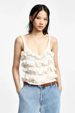 Camiseta con volantes y cuello en v