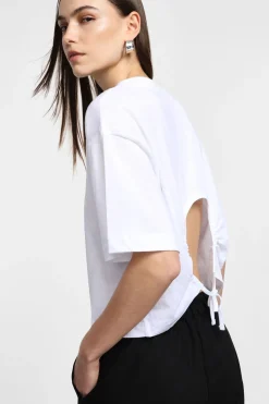 Camiseta corta con cordón ajustable