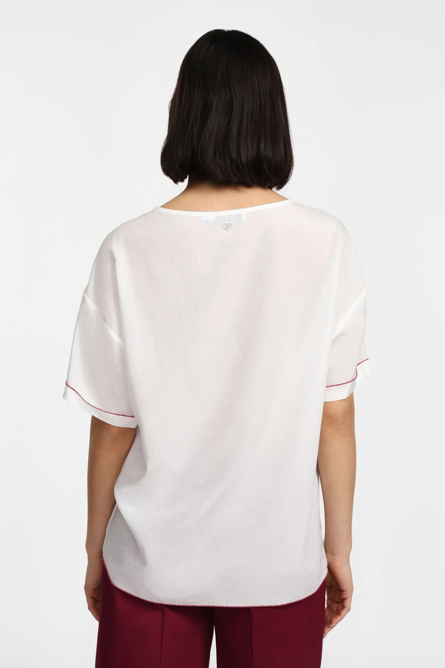 Camiseta de cuello redondo y manga corta