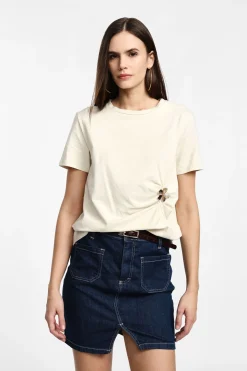 Camiseta de manga corta con detalle