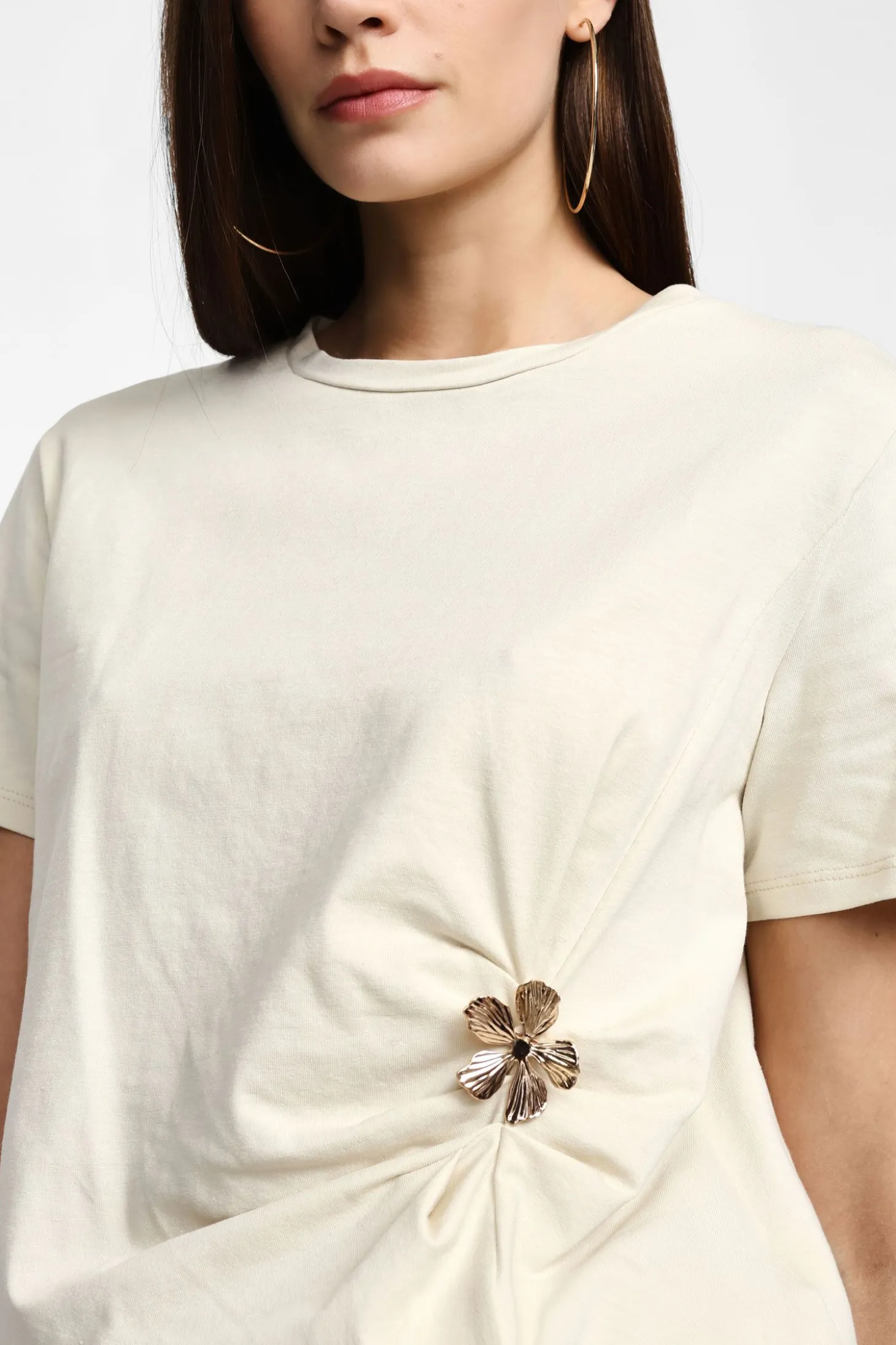 Camiseta de manga corta con detalle