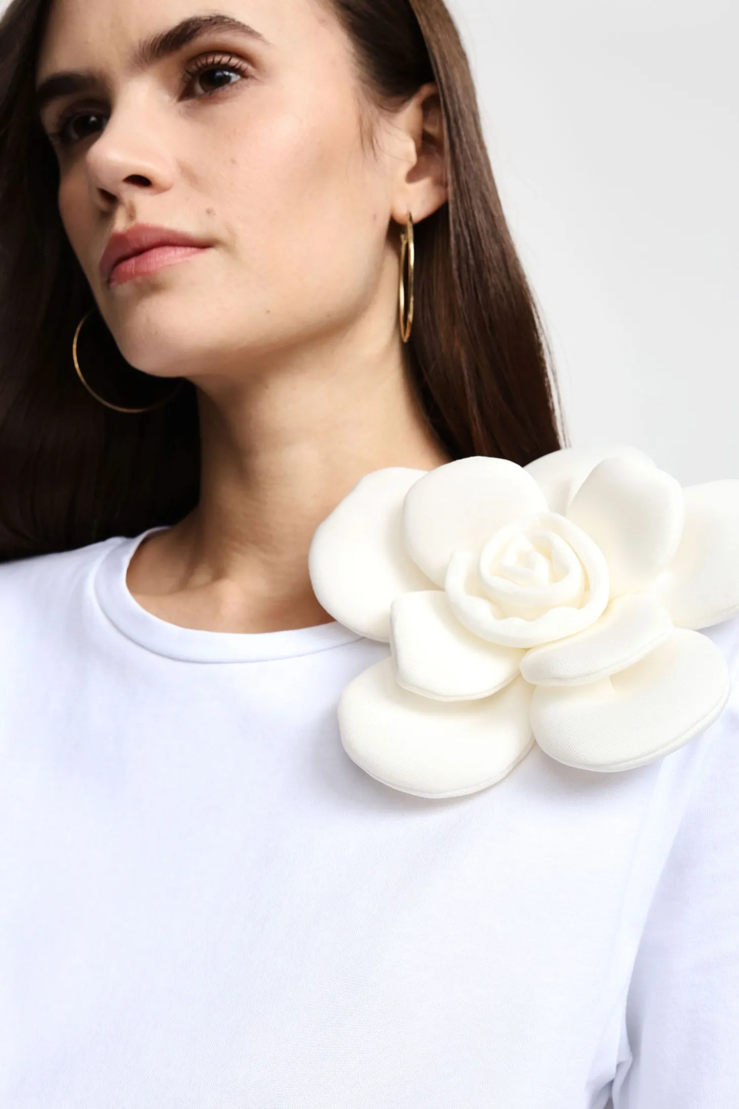 Camiseta de manga corta con maxi flor