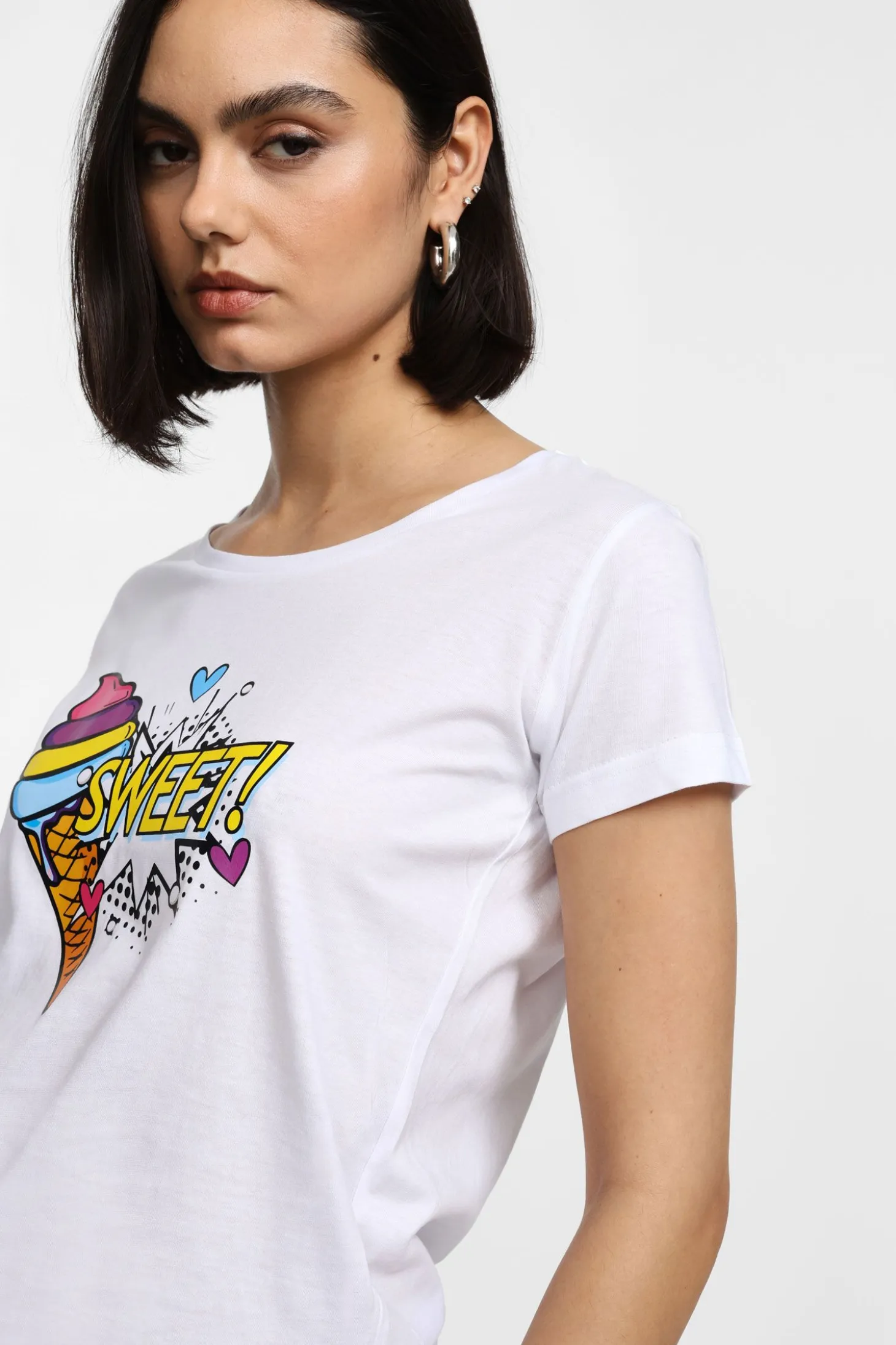 Camiseta manga corta estampado colorido