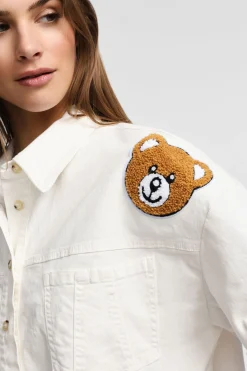 Chaqueta corta con botones y parche
