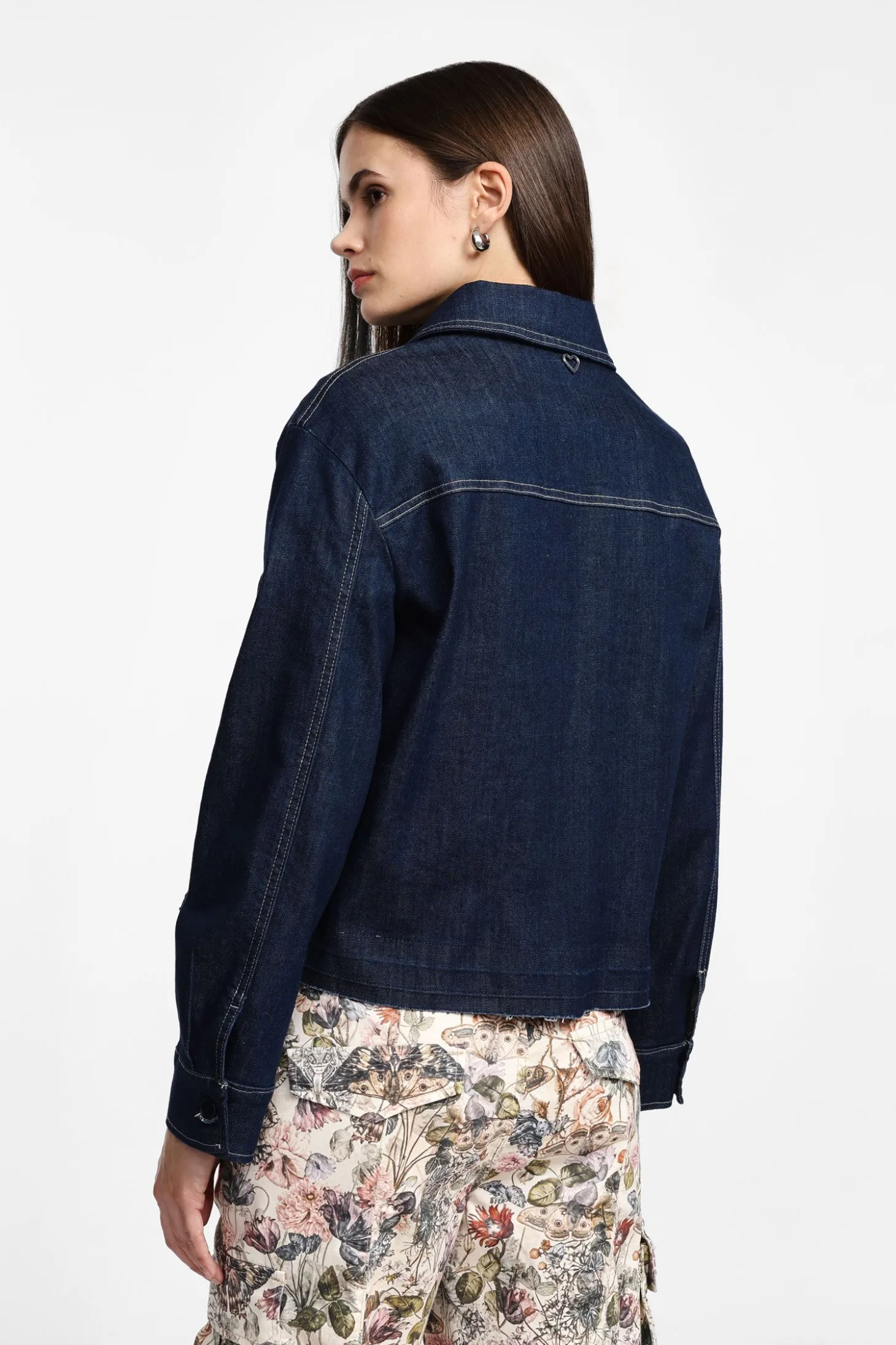 Chaqueta denim con maxi bolsillos