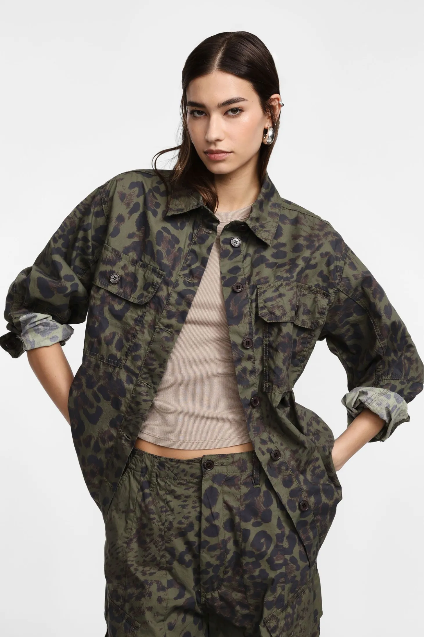 Chaqueta oversize con estampado animal