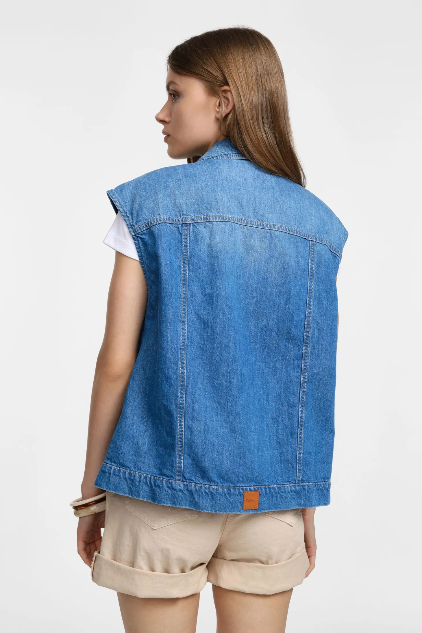 Chaqueta sin mangas con botones