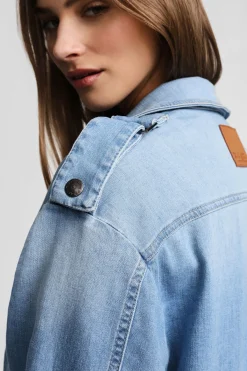 Chaqueta vaquera con botones