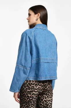 Chaqueta vaquera con cierre cremallera
