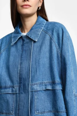 Chaqueta vaquera con cierre cremallera