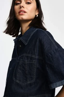 Chaqueta vaquera corta con botones