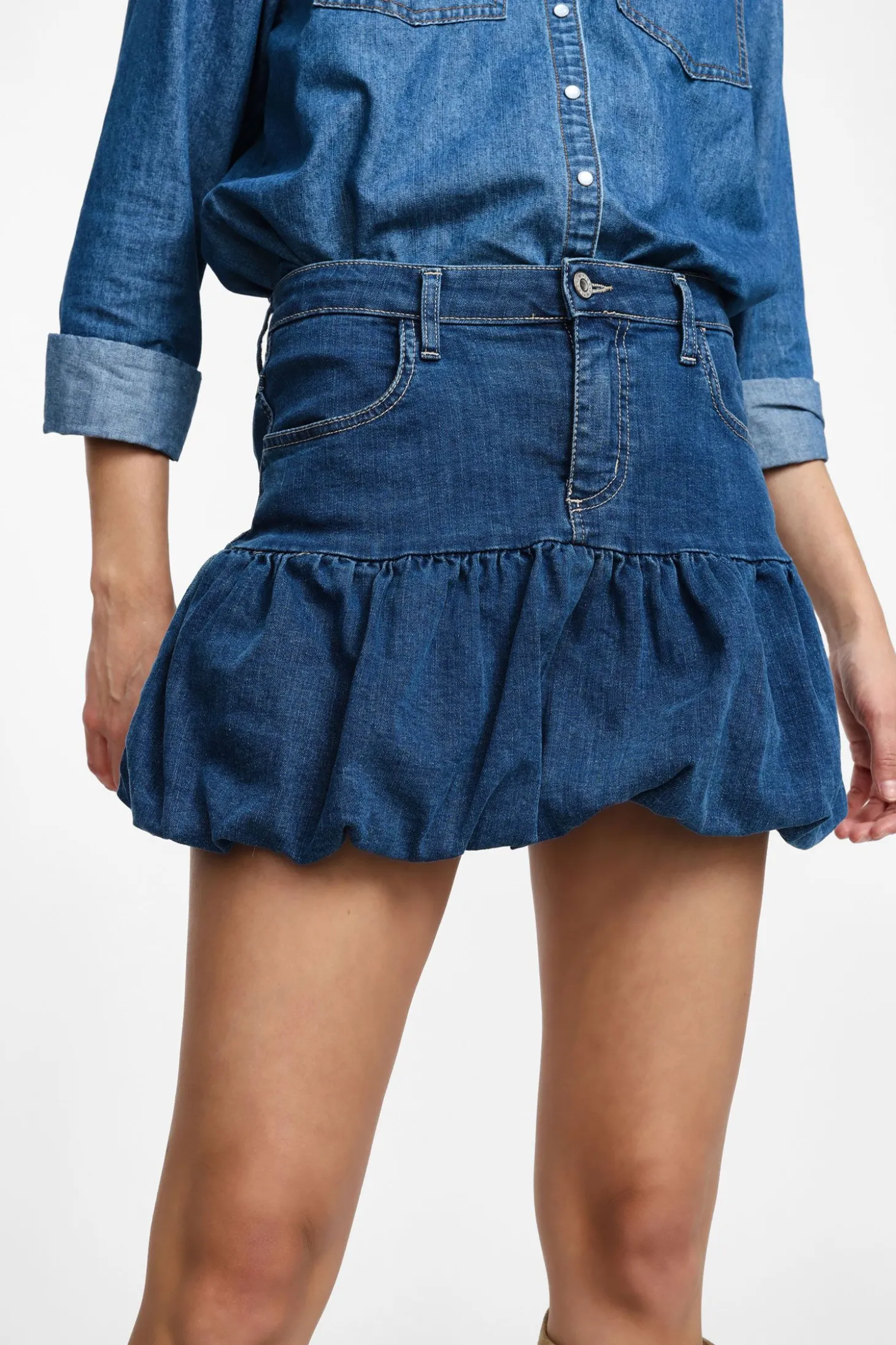 Falda globo corta de denim