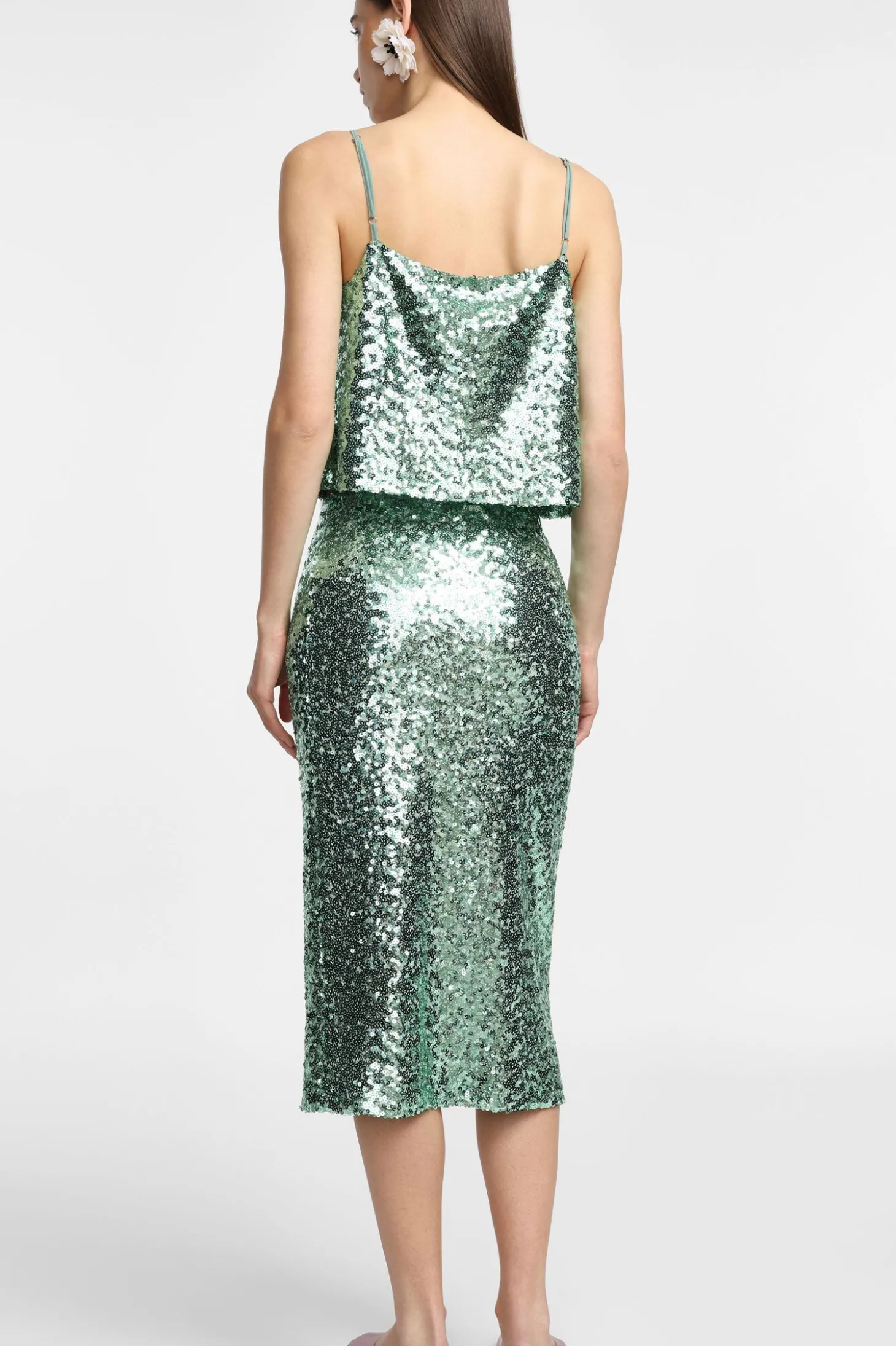 Falda midi con lentejuelas brillantes