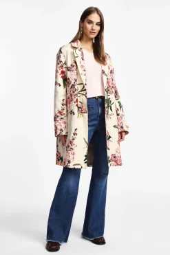 Gabardina estampada con botones simples
