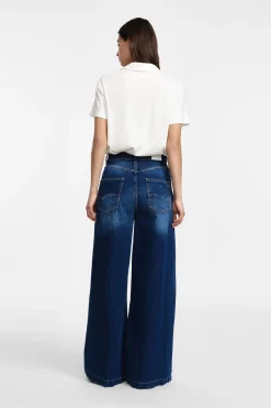 Jeans a gamba ampia e svasata
