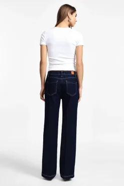 Jeans a gamba dritta con vita media