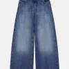 Jeans a gamba larga con lavaggio