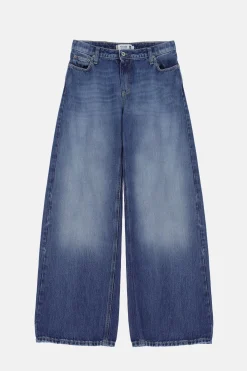 Jeans a gamba larga con lavaggio